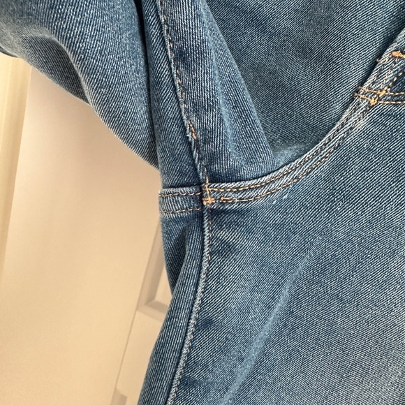 Good American Denim Cropped Jeans - Picture 4 of 4